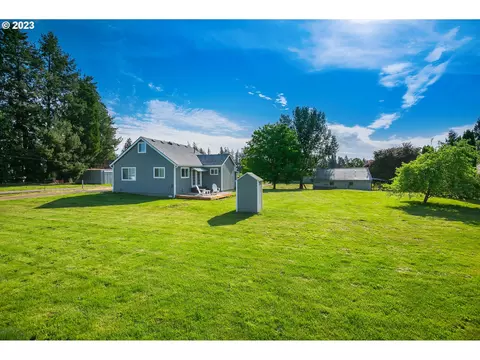 3760 NE Grandhaven Dr, Mcminnville, OR 97128