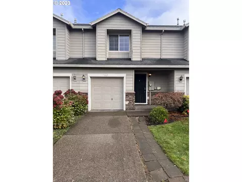 967 NW 3rd Ave, Canby, OR 97013