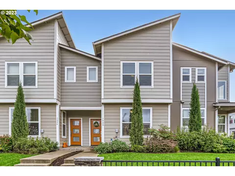 7988 SE Butternut Creek Pkwy, Hillsboro, OR 97123