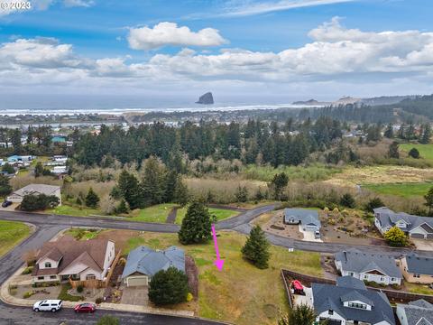 53 Lahaina Loop, Pacific City, OR 97135