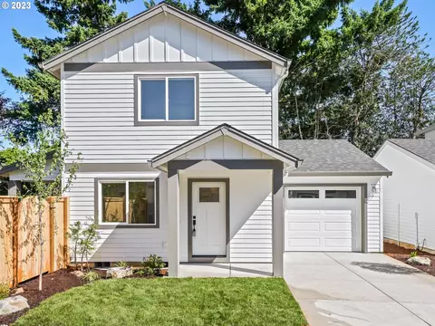 5825 SE Schiller St #C, Portland, OR 97206