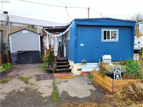775 28th St, Springfield, OR 97477