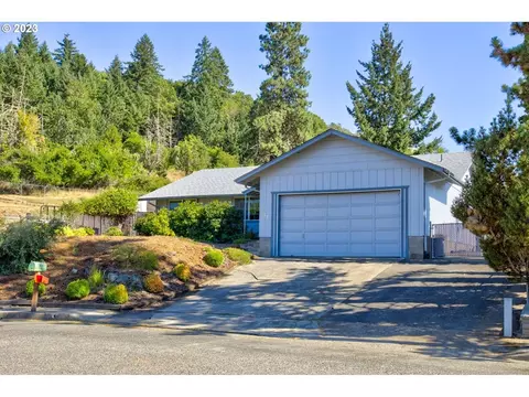 133 SE Terra Ct, Myrtle Creek, OR 97457