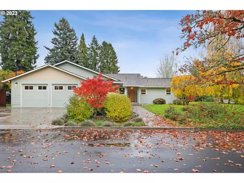 1020 NE 8th Ave, Hillsboro, OR 97124