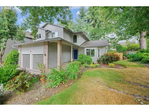 1946 Furlong Dr, West Linn, OR 97068