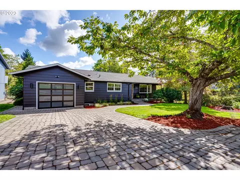 2561 Lawrence St, Eugene, OR 97405