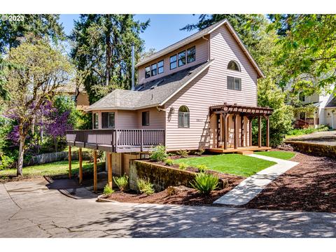 2611 Moon Mountain Dr, Eugene, OR 97403