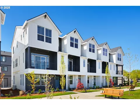 3454 SE Brookwood Ave, Hillsboro, OR 97123