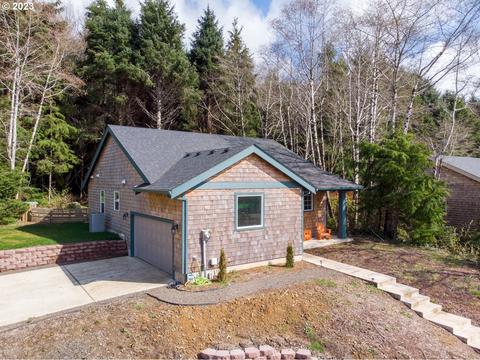 1174 Necarney St, Rockaway Beach, OR 97136