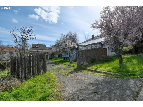 720 SW 2nd St, Pendleton, OR 97801 photo 1