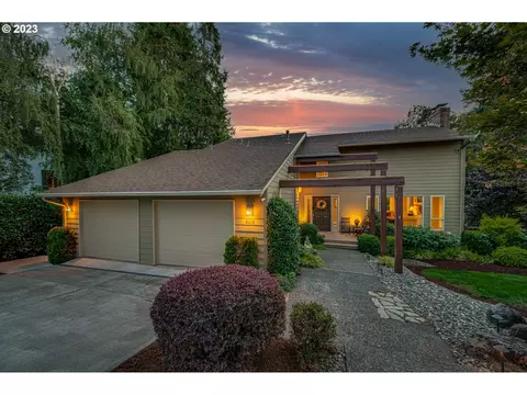 6412 NW Dogwood Dr, Vancouver, WA 98663