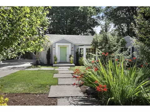 2660 SW Crestdale Dr, Portland, OR 97225