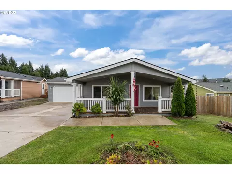 170 SE Whalesong Dr, Depoe Bay, OR 97341