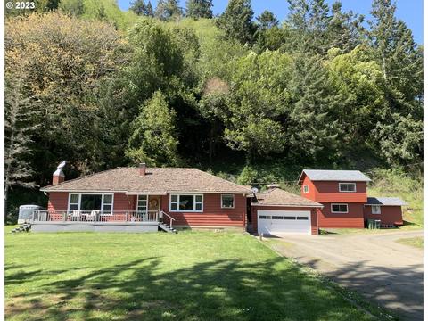 64508 Donovans Dr, Coos Bay, OR 97420