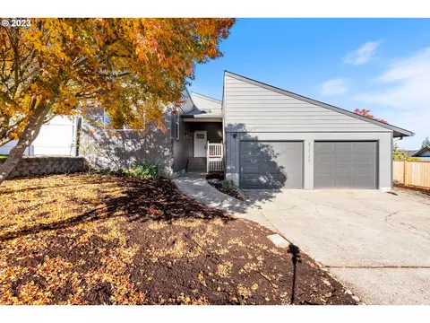 52908 NW Cliff Dr, Scappoose, OR 97056