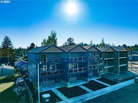 444 Jetty St #9, Hammond, OR 97121