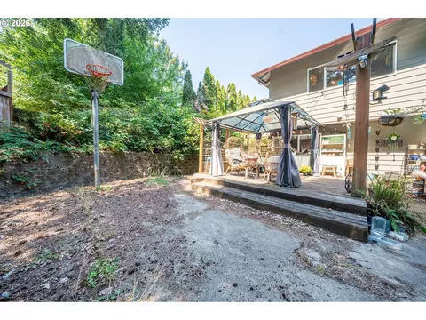 3856 Ashford Dr, Eugene, OR 97405 photo 3
