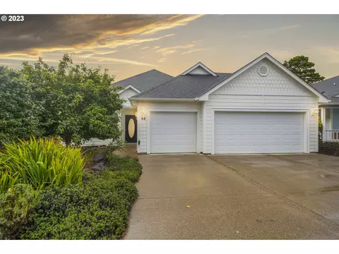 64 Spyglass Ln, Florence, OR 97439