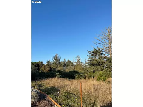 618 Spyglass Dr, Bandon, OR 97411