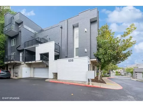606 S Nevada St, Portland, OR 97219