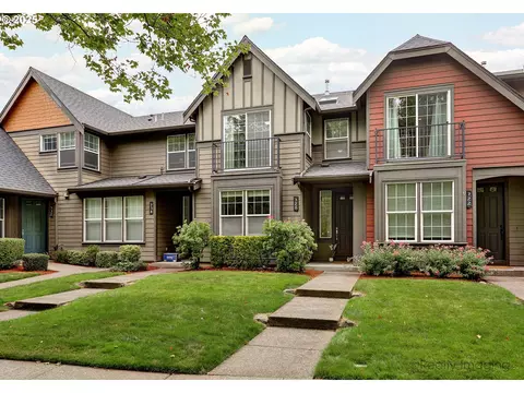 728 NE 72nd Ave, Hillsboro, OR 97124