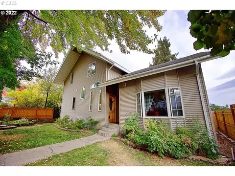 705 A Ave, La Grande, OR 97850