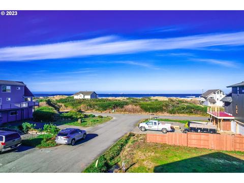 Pebble Pl, Gold Beach, OR 97444