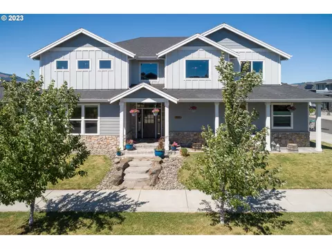 402 Sieverkropp Dr, Hood River, OR 97031