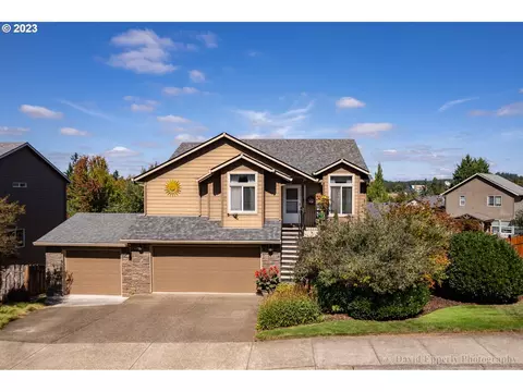 16835 SE Humidor St, Damascus, OR 97089