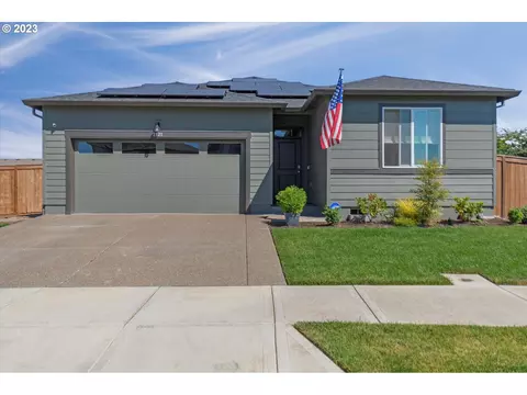 2121 Smith Dr, Woodburn, OR 97071