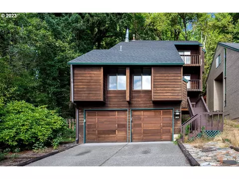 16 Saint Helens Cir, Lake Oswego, OR 97035