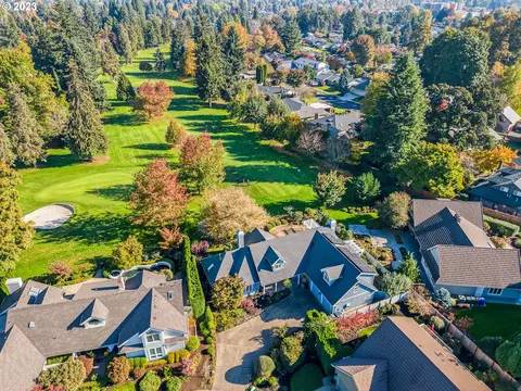 849 Fairway View Dr, Eugene, OR 97401