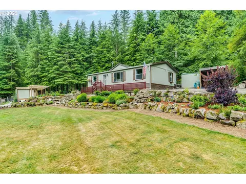 22 SE Hemlock Rd, Corbett, OR 97019