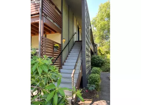 6705 SW 30th Ave # C, Portland, OR 97219