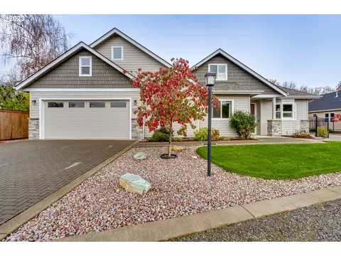 2380 Sandy Dr, Eugene, OR 97401