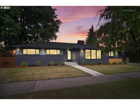 2019 NE Morgan St, Portland, OR 97211