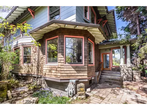 1025 SE 17th Ave, Portland, OR 97214
