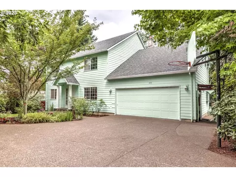 8295 SW Avery St, Tualatin, OR 97062