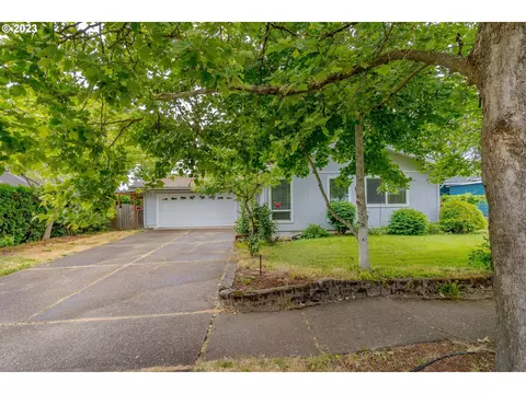 909 N Sitka Ave, Newberg, OR 97132