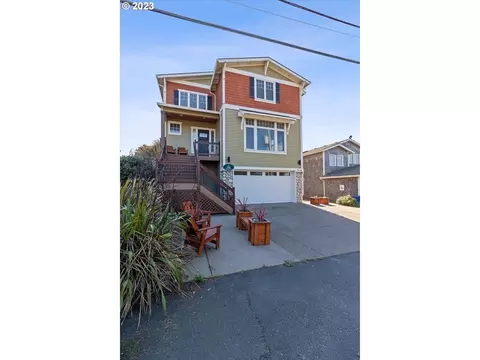1544 NW 34th St, Lincoln City, OR 97367