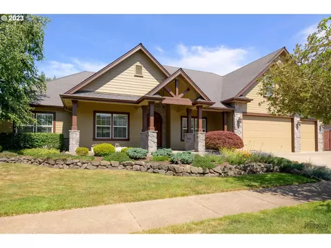 2661 Chesapeake Dr, Eugene, OR 97408