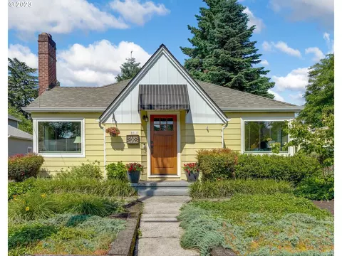 8011 N Woolsey Ave, Portland, OR 97203