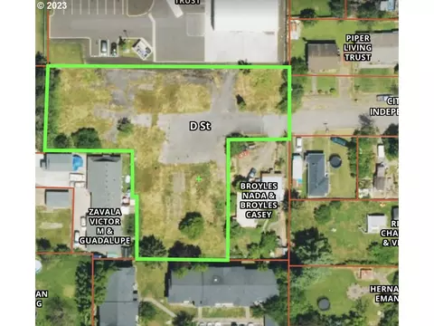 1075 D St #10, Independence, OR 97351