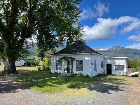 809 S Lake St, Joseph, OR 97846