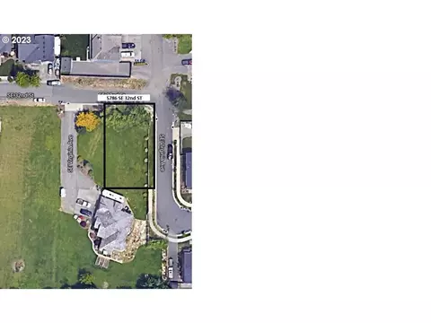 5786 SE 32nd St, Gresham, OR 97080