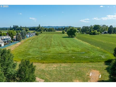 SE Stratus Ave, Mcminnville, OR 97128