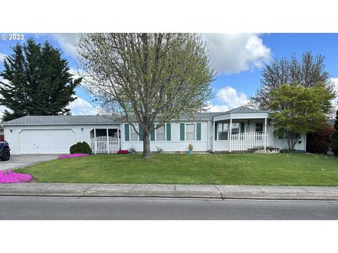 221 Timothy Ave, Winston, OR 97496
