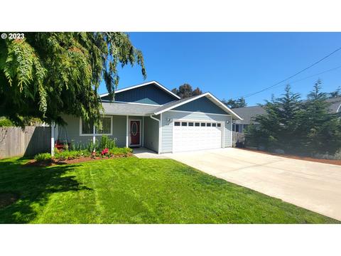 1345 Fenwick St, Coos Bay, OR 97420