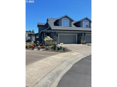10320 SE Bristol Ct, Happy Valley, OR 97086