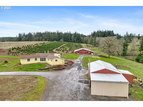 15750 S Pierce Rd, Molalla, OR 97038